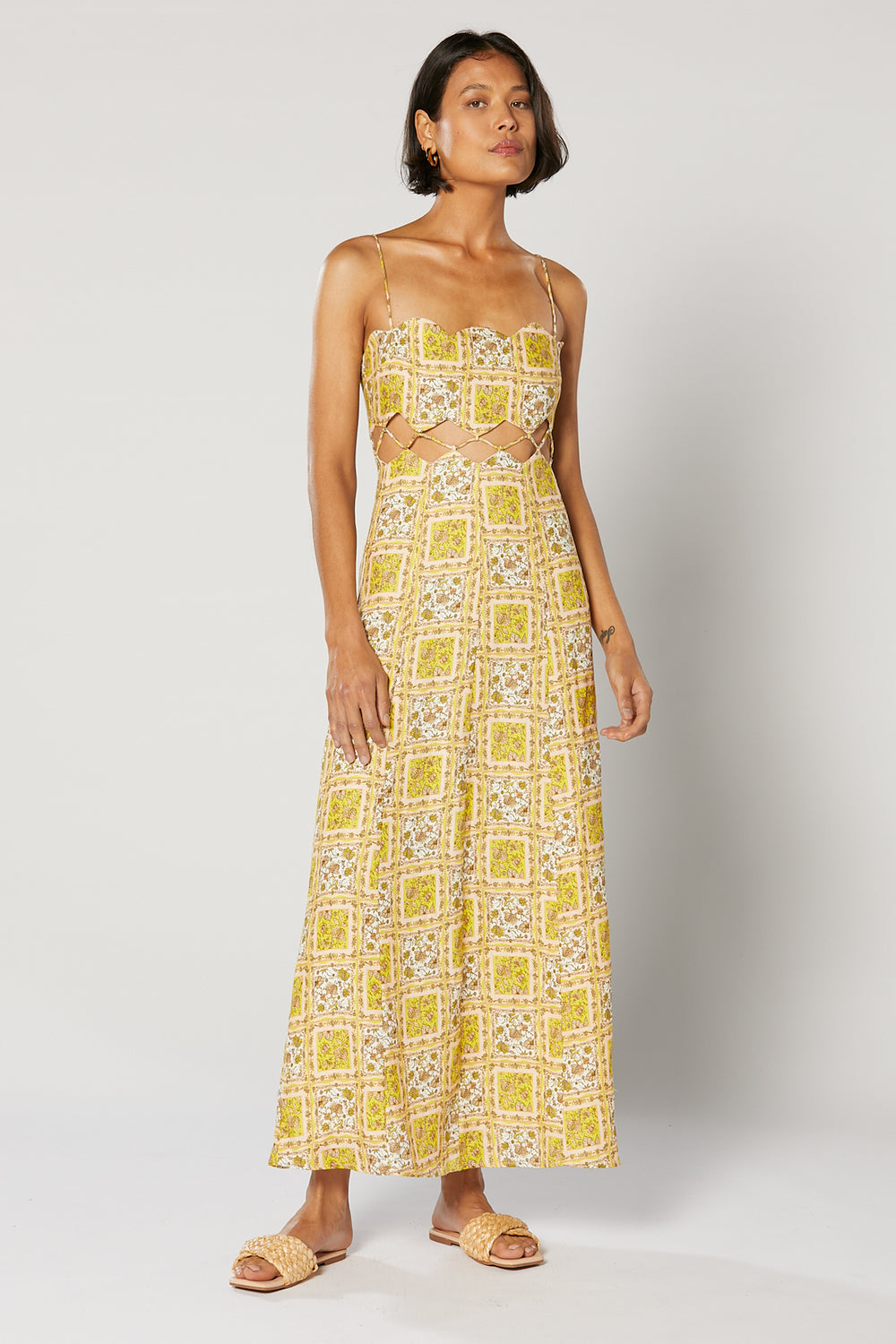 SLOANE SCALLOP DRESS – W I N O N A