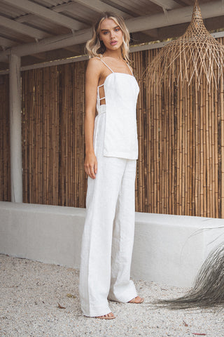Attn 2023 Brides: Here Are Our Favorite White Outfits For Every Occasion  Leading Up To Your Wedding Day | Evie Magazine